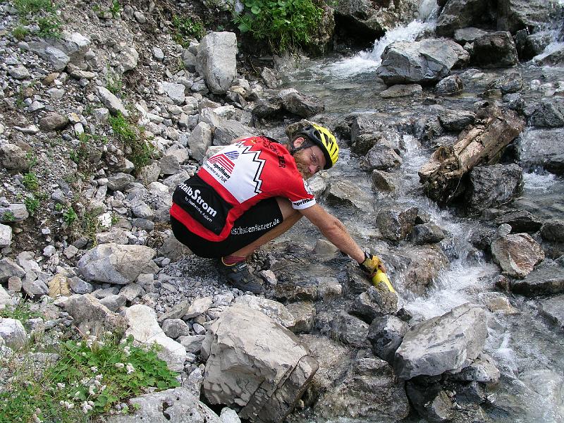 841Uwe.Trinken.Binsalmhochleger.jpg