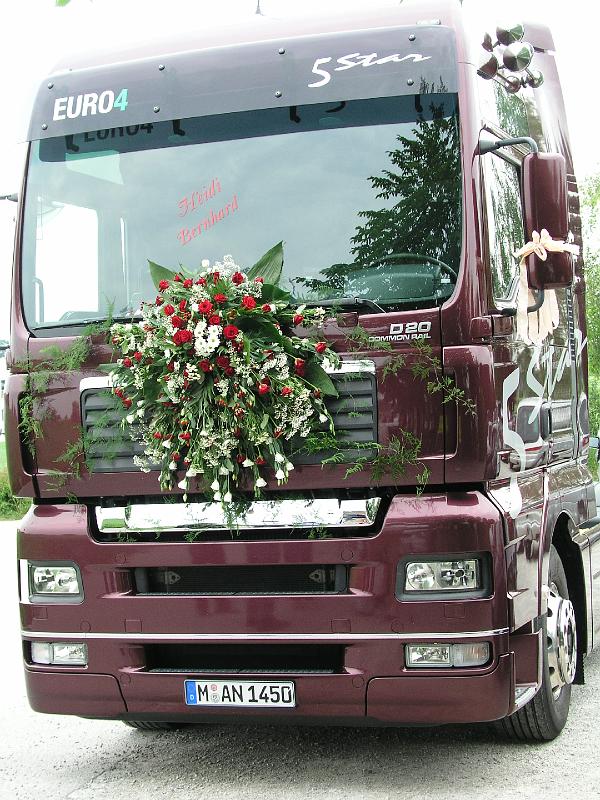 633Hochzeitsauto.Staudenwirt.Oberfinning.jpg