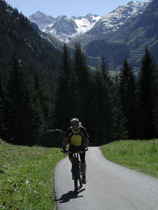 404Reiner.AuffahrtZeinisjoch.jpg