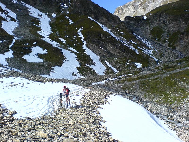 426Schneefeld.AbstiegFimberpass.jpg