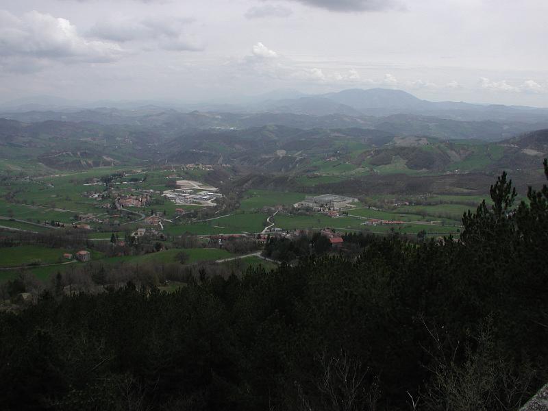 165AusblickSuedost.MonteCarpegna.jpg