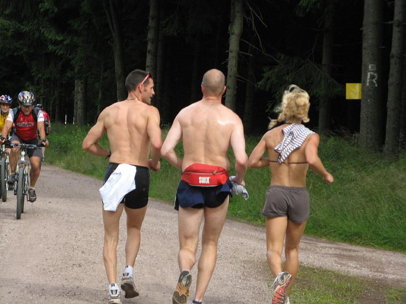 556.Biathleten.Laufen.Oberhof.jpg