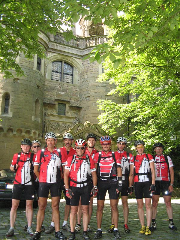 408GruppenfotoOhneUwe.SchlossNeuenstein.jpg