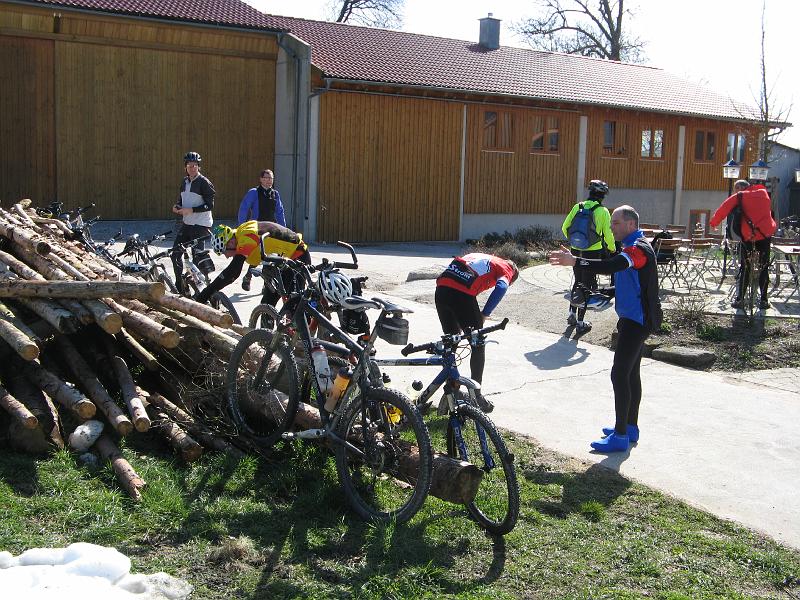 219_AnkunftErsteGruppe.Brunzenberg.jpg