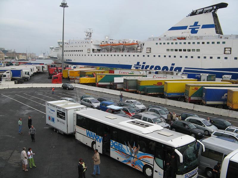 407Bus.Faehre.Genua.jpg