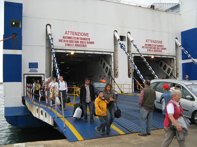 423Aussteigen.PortoTorres.jpg
