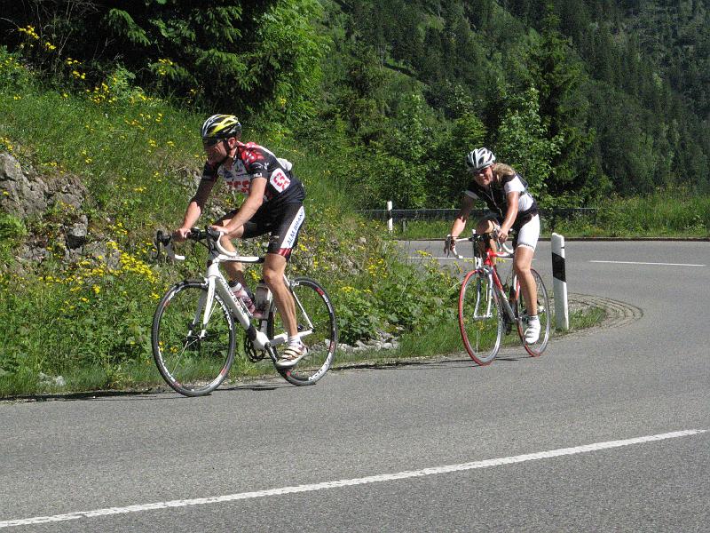 593HelmutGabi.Anstieg2Oberjoch.jpg