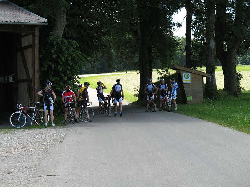 645Pause.Schatten.Huehnerhof.Eggenthal.jpg