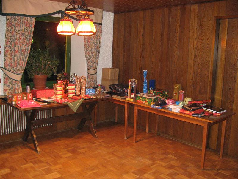 103Geschenke.Tombola.jpg