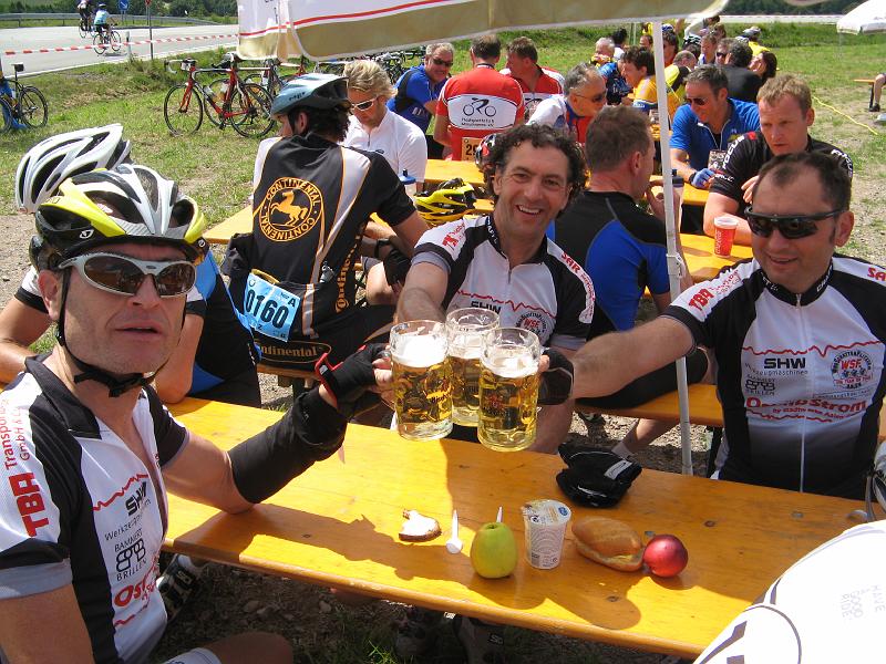 767HelmutJoeJoerg.Verpflegungsstelle.Saulburg.jpg