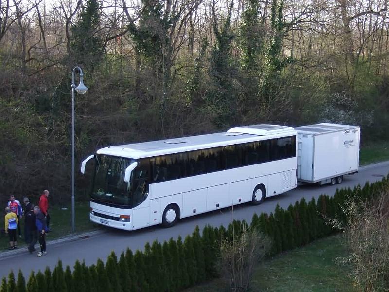 201Bus.jpg - Radsportfreunde Bartholomä:Trainingslager Markgräfler Land 2010