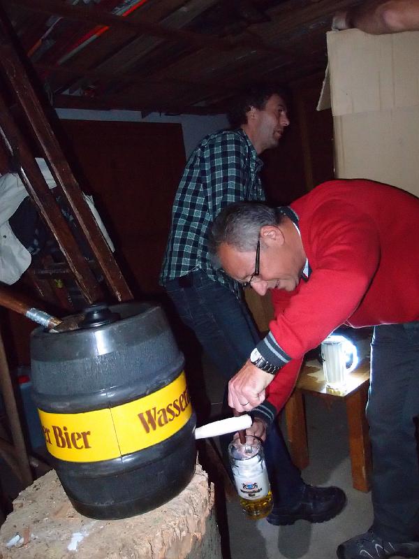 853Bierfassen.KarlJoe.jpg